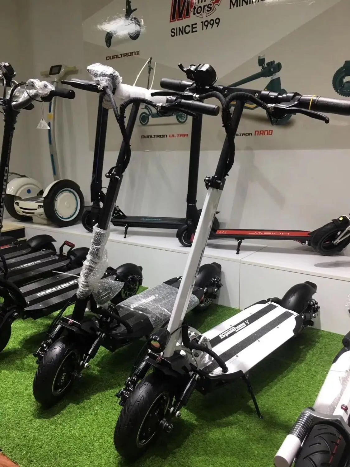 SPEEDWAY 5 electric scooter 23AH with Dual Power MAX 3600W BLDC DUAL HUB MOTOR.