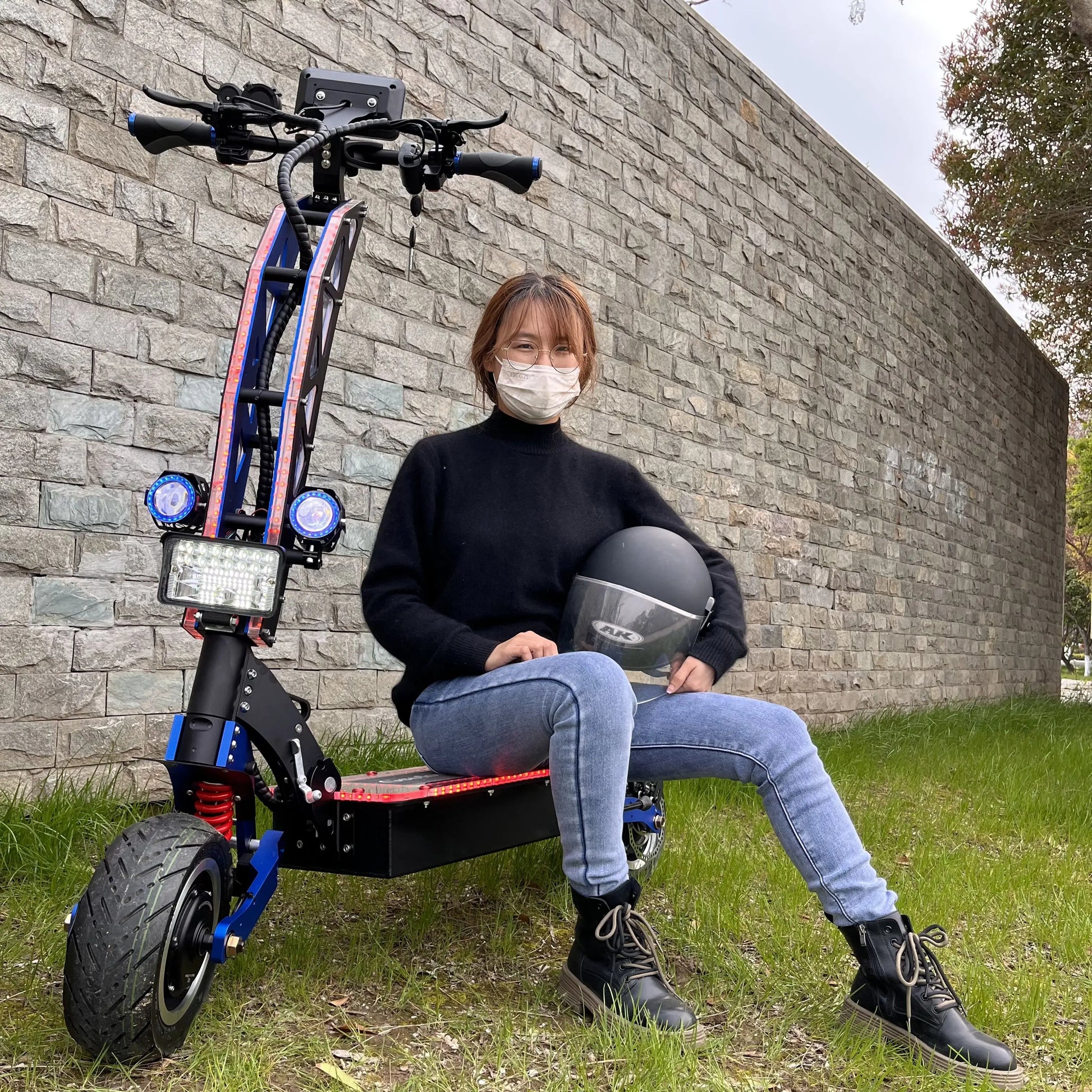 Geofought Good Selling 60v 72V 13 Inch Fat Wheels 8000w Dualtron 90-110kms Dual Motor Off Road Electric Scooters For Adults.
